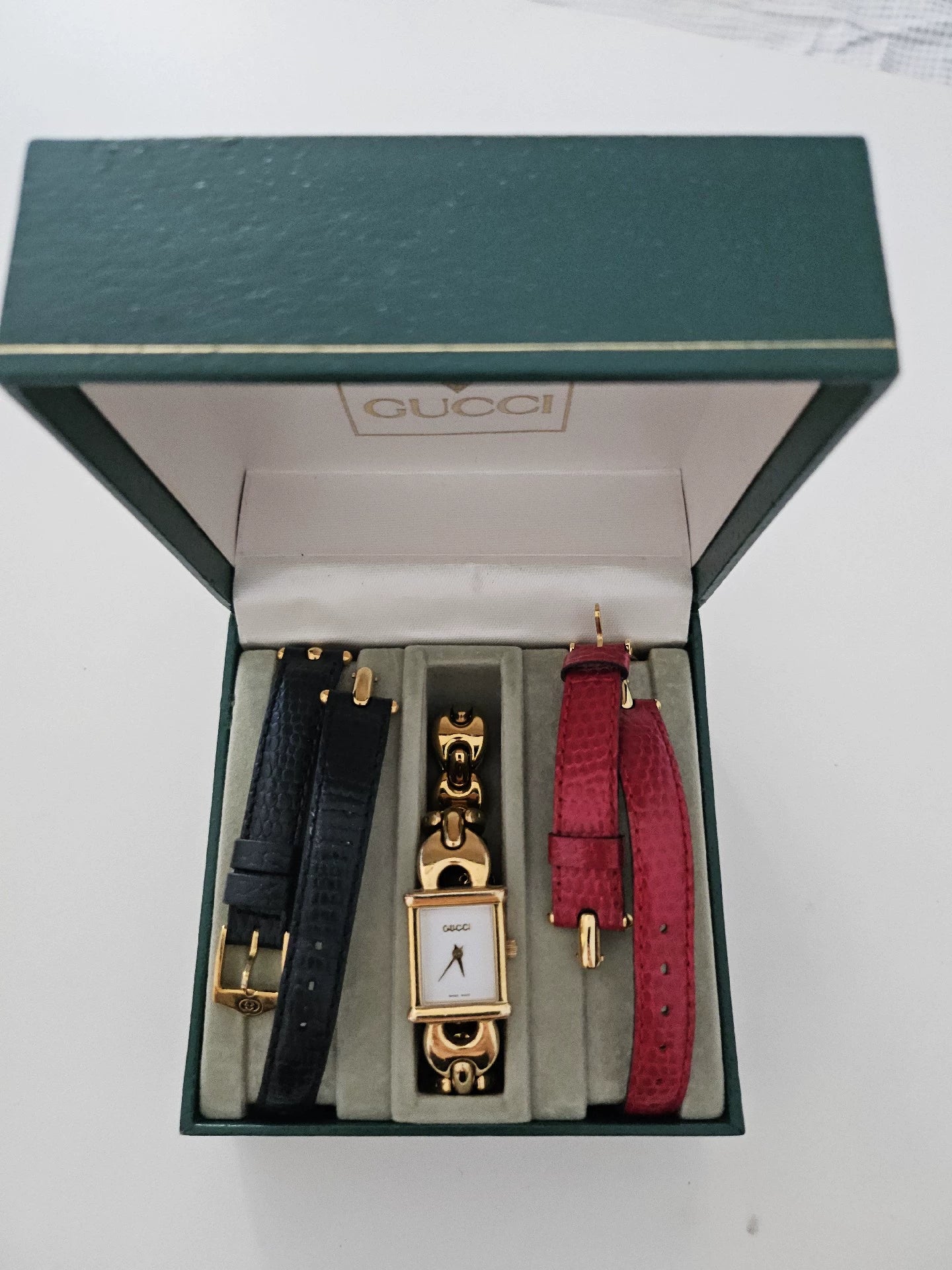 241224-17 Auth Gucci Women Watch with box