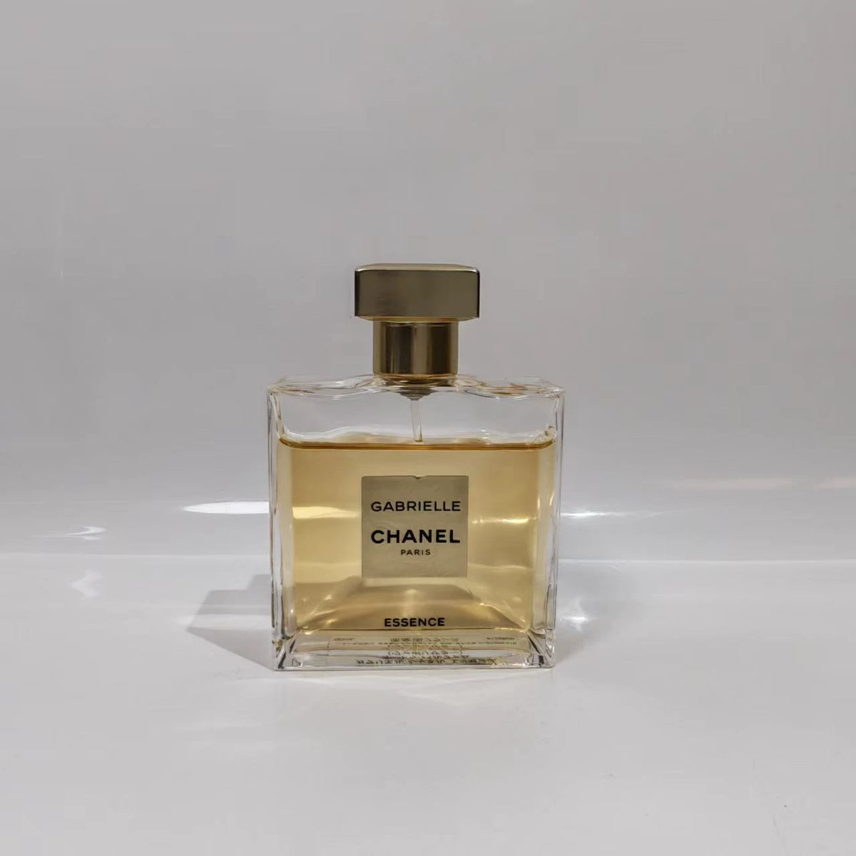 020926-290 Chanel Gabrielle nature