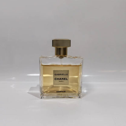 020926-290 Chanel Gabrielle nature