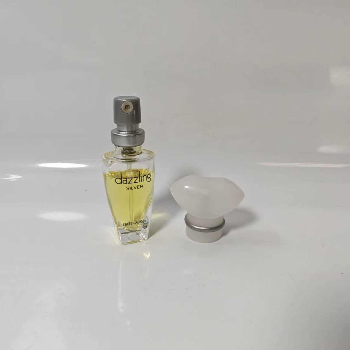 020926-341 Estee Lauder sparkling