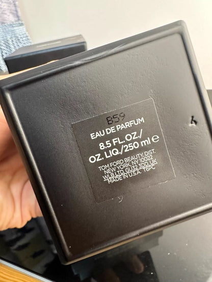 250626-4 Tom Ford Fabreuse is full. 250ml 8.5 oz