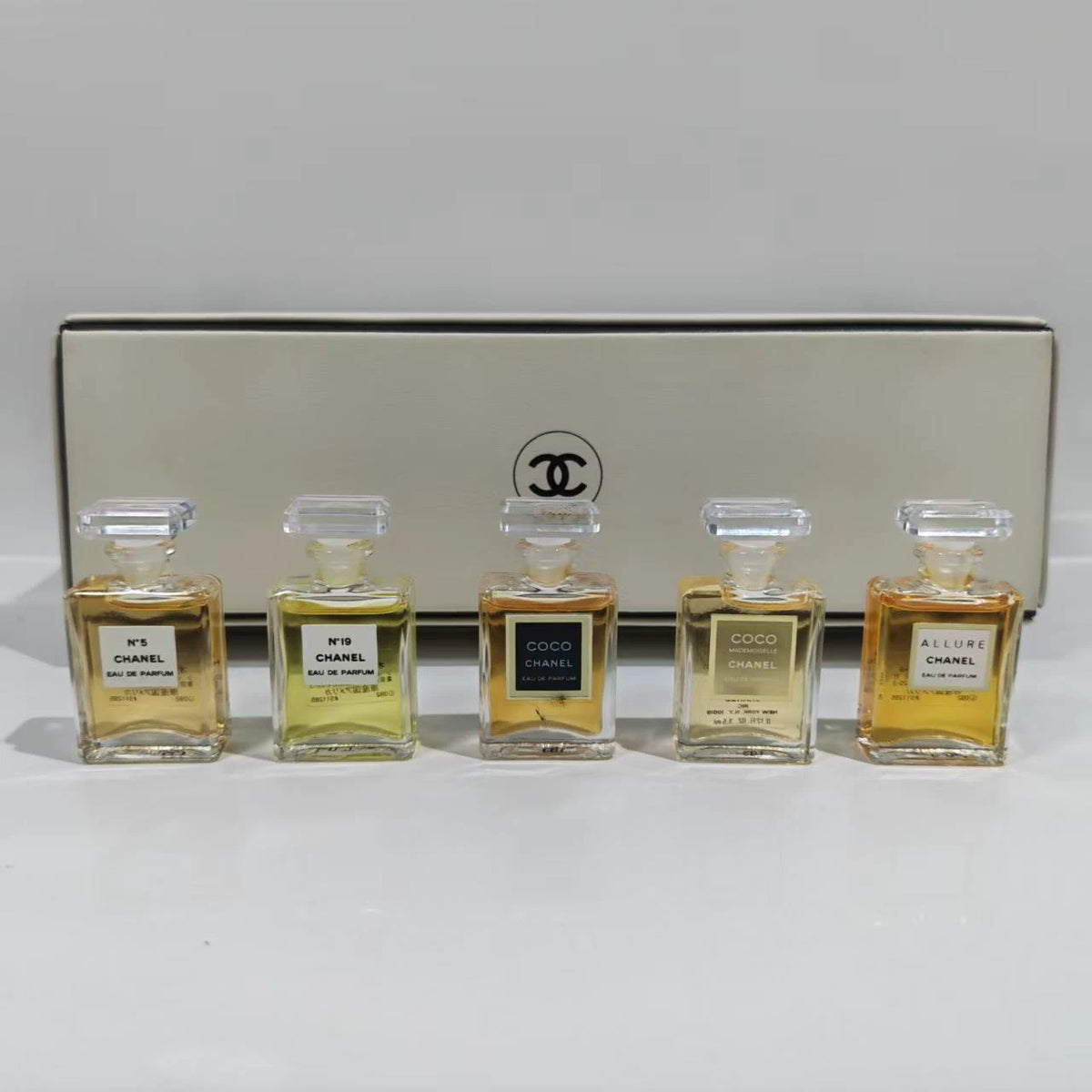 020926-514 Chanel version five bottle Perfume