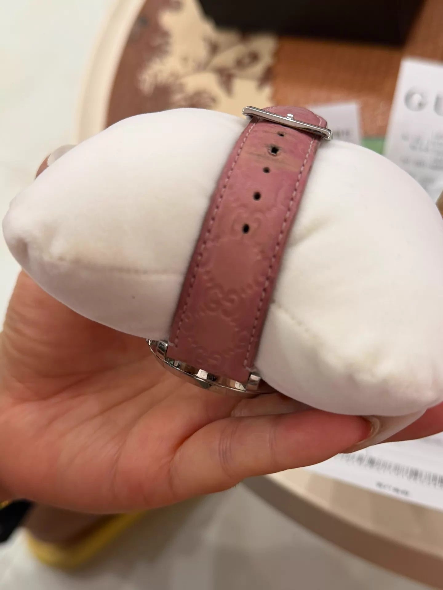 020426-watch-109 Gucci women watch there
