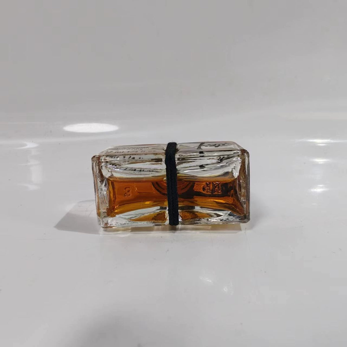 020926-164 Guy Laroche Ji Longxue Fidji