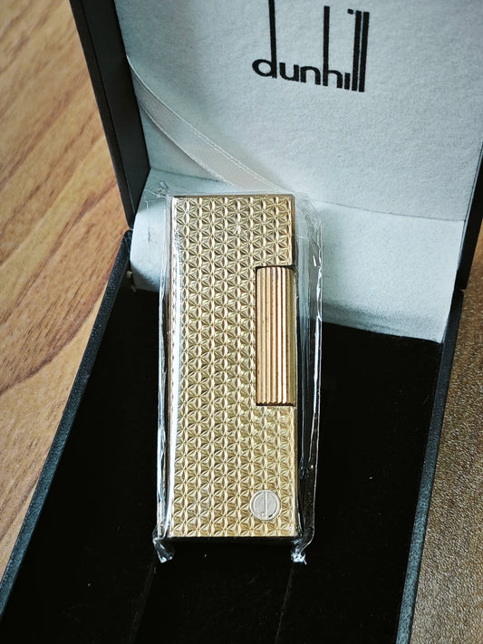 051025-3 Cartier lighter golden