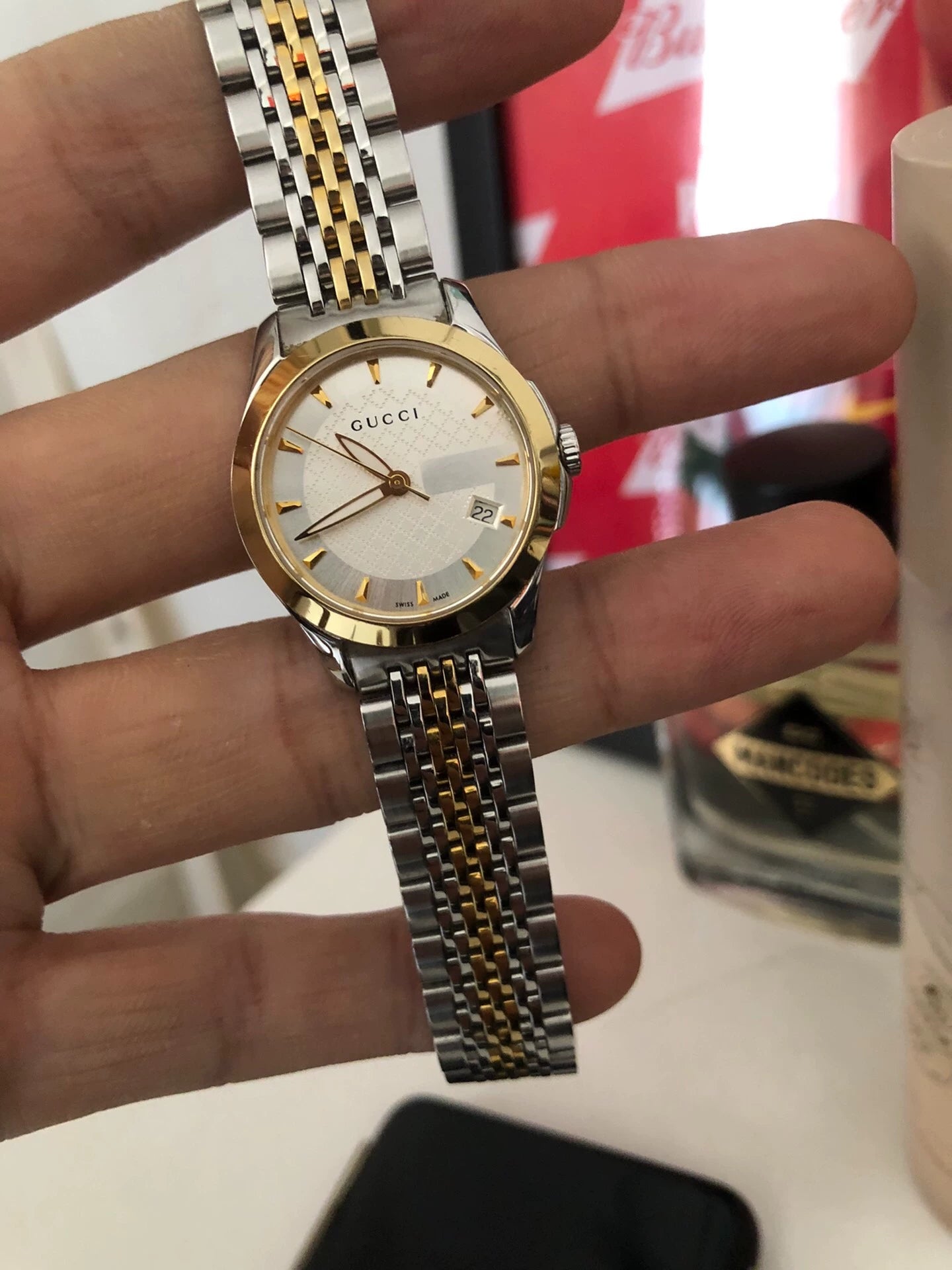 291024-73 Gucci Women's Watch, the counter 7800 purchased, there is no problem, the time is accurate, the box is still there, you can take the inspection treasure, friends who like it can shoot.