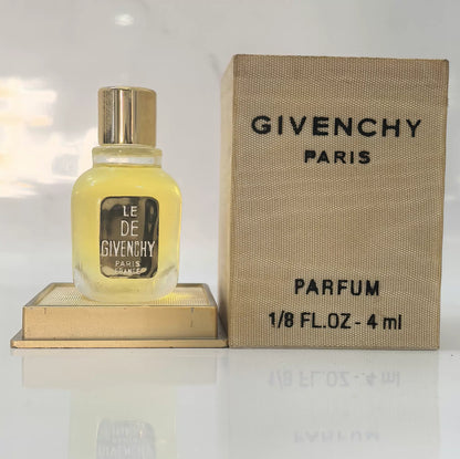 220826-143 Givenchy Old version of Perfume 4ml 0.1 oz