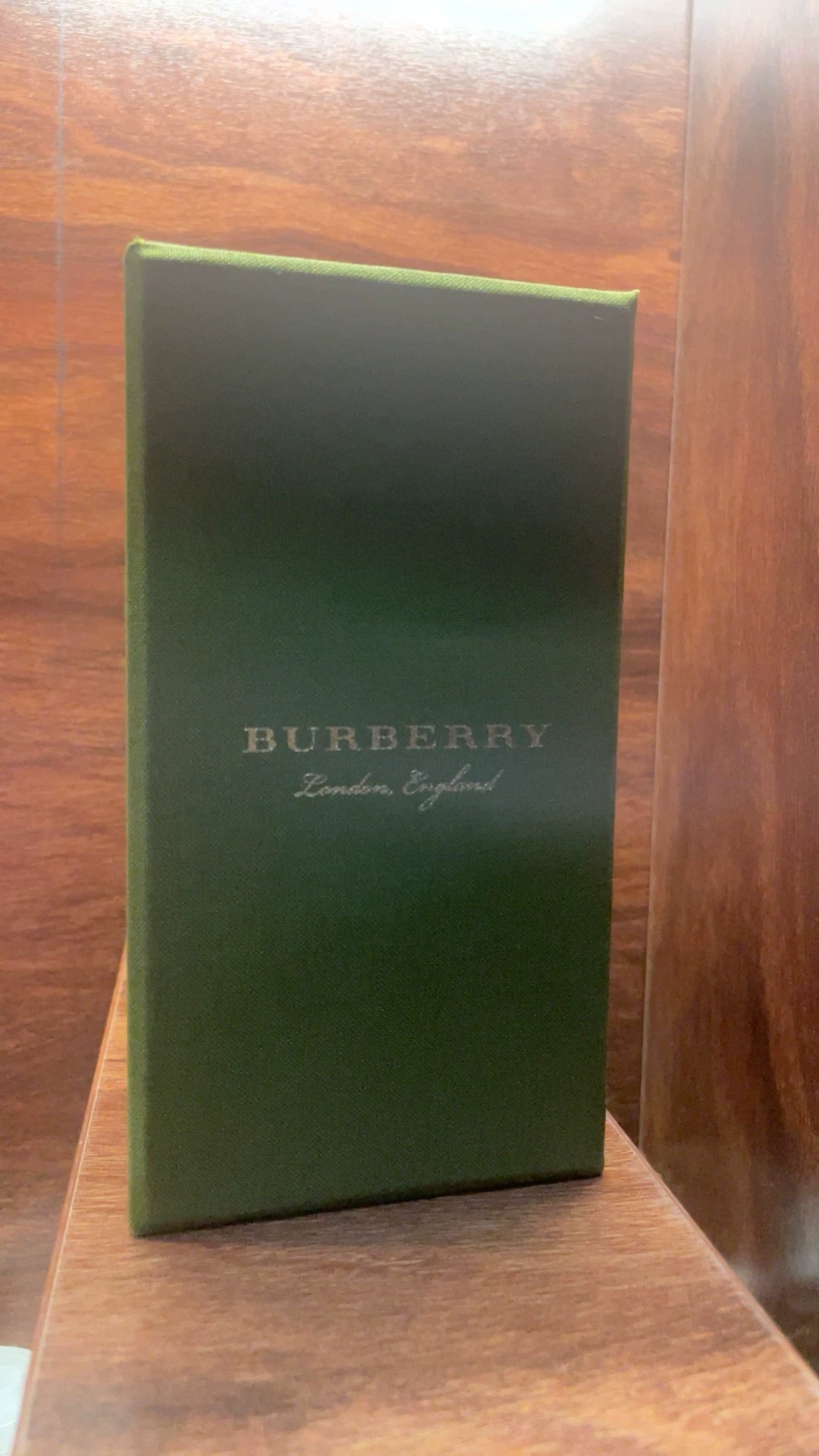 030526-112 Burberry Orchid Tide High EDP 150ML 5.1 oz