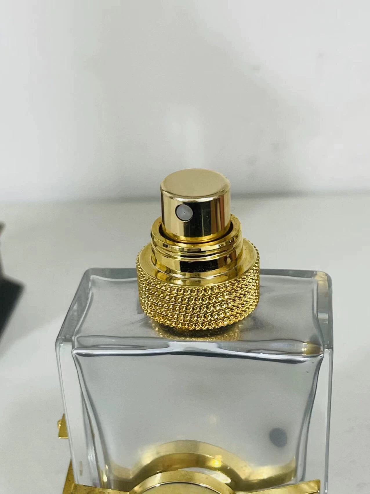 260526-52 Yves Saint Laurent Eau Liberté Platinum 50ml 1.7 oz