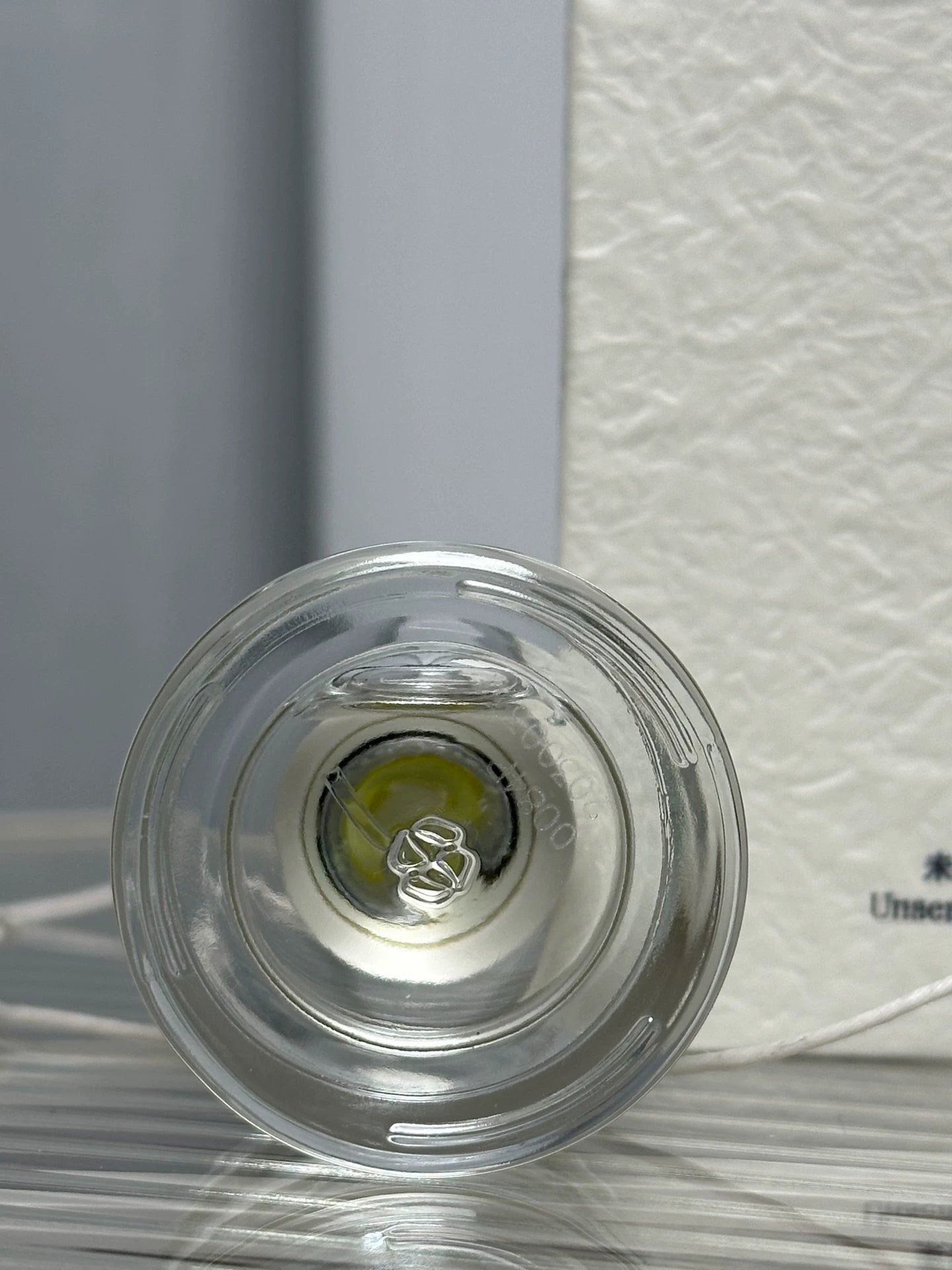 280726-146 There is box 30ml 1 oz