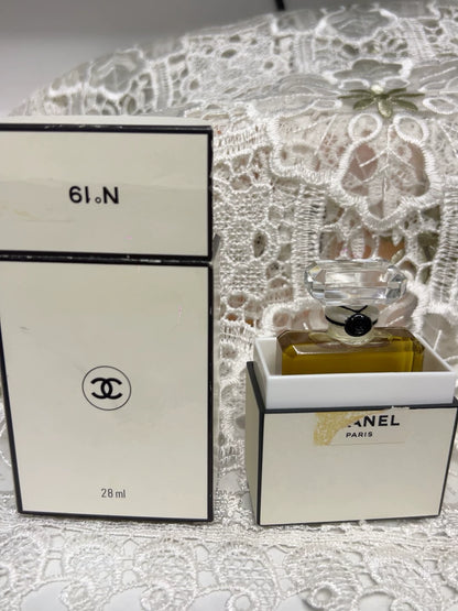 151025-53 Chanel No 19 Parfum Perfume 28ml 1 oz