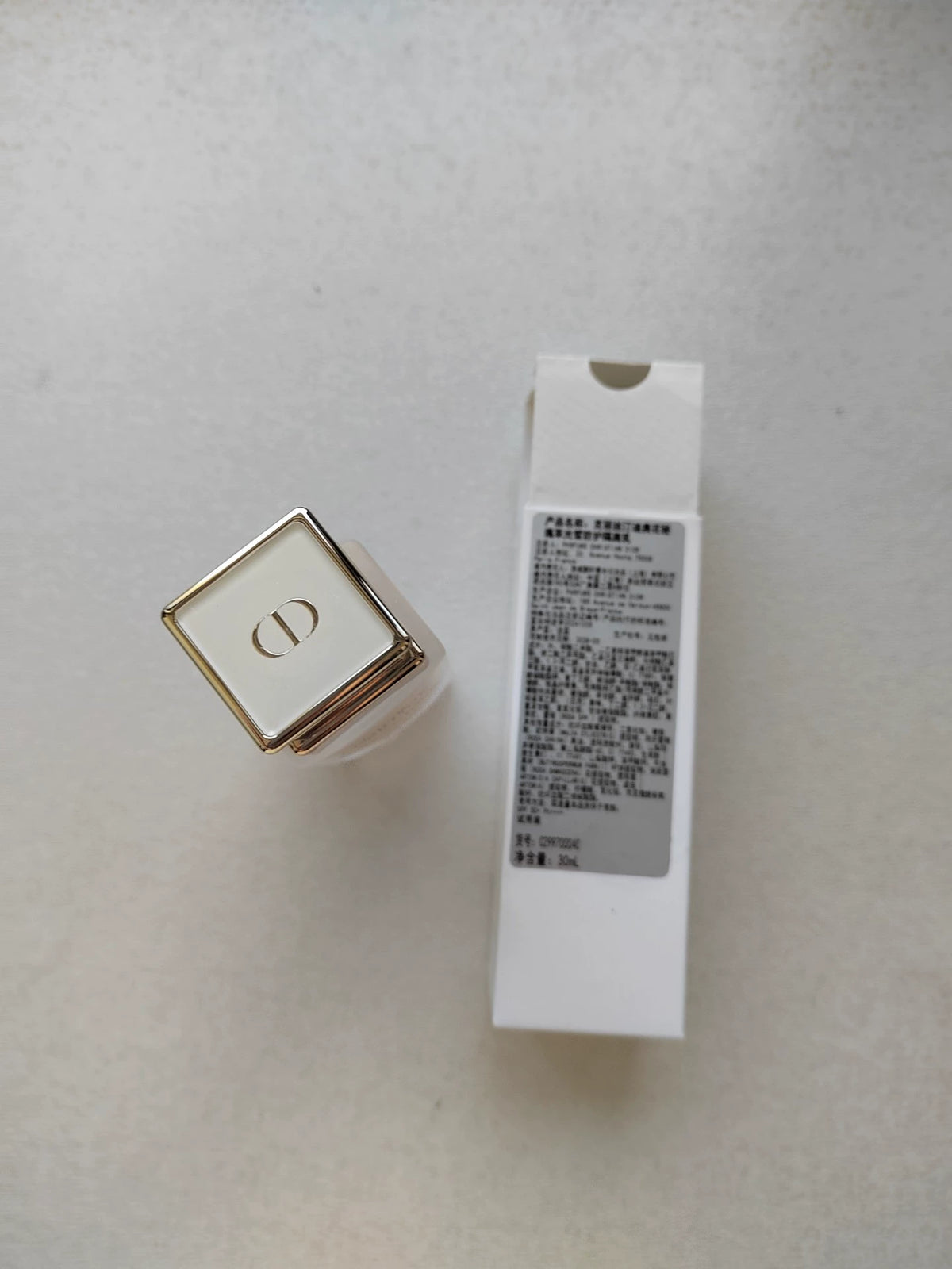 241026A-73 Dior GLOW 28.5 SPF50 30ml 1 oz