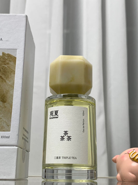 280726-52 There is box 100ml 3.4 oz