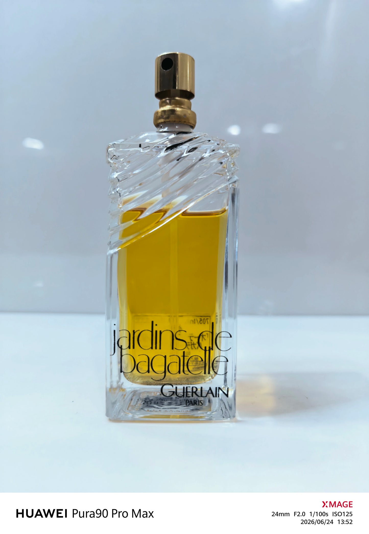 220826-167 Guerlain Jardins Bagatelle spray 60ml 2 oz