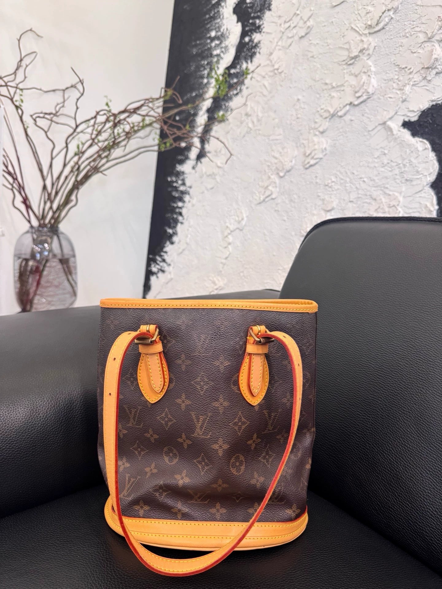 150626-bag-81 Louis Vuitton LV small suet tote bag