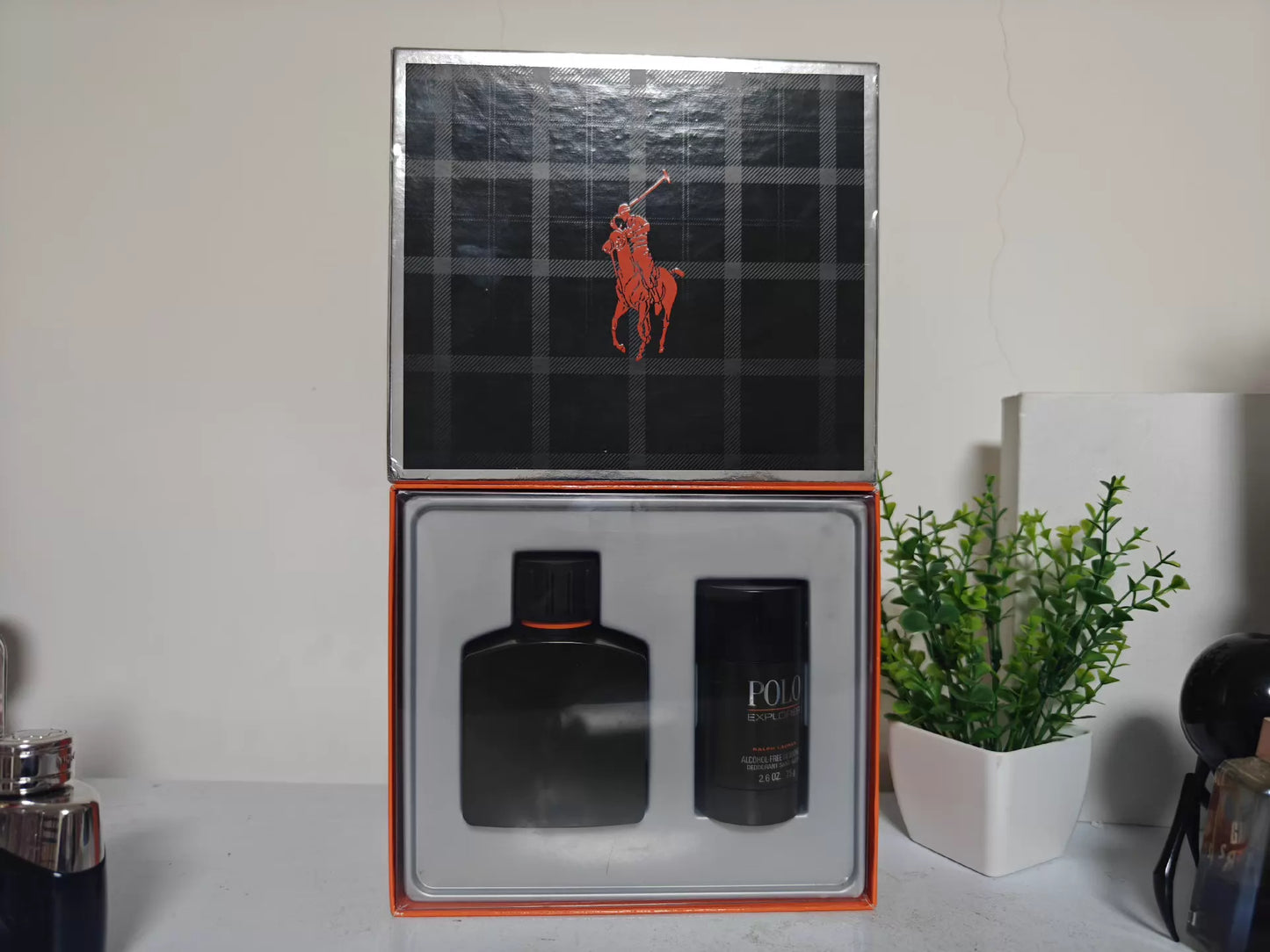 080826-244 Explorer Men Set Perfume 125ml 4.2 oz