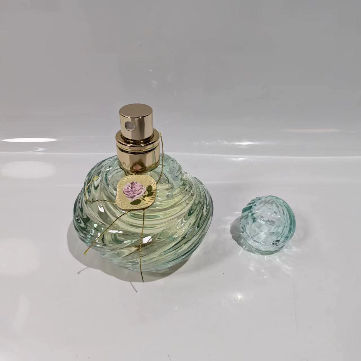 020926-428 shiseido royal rose