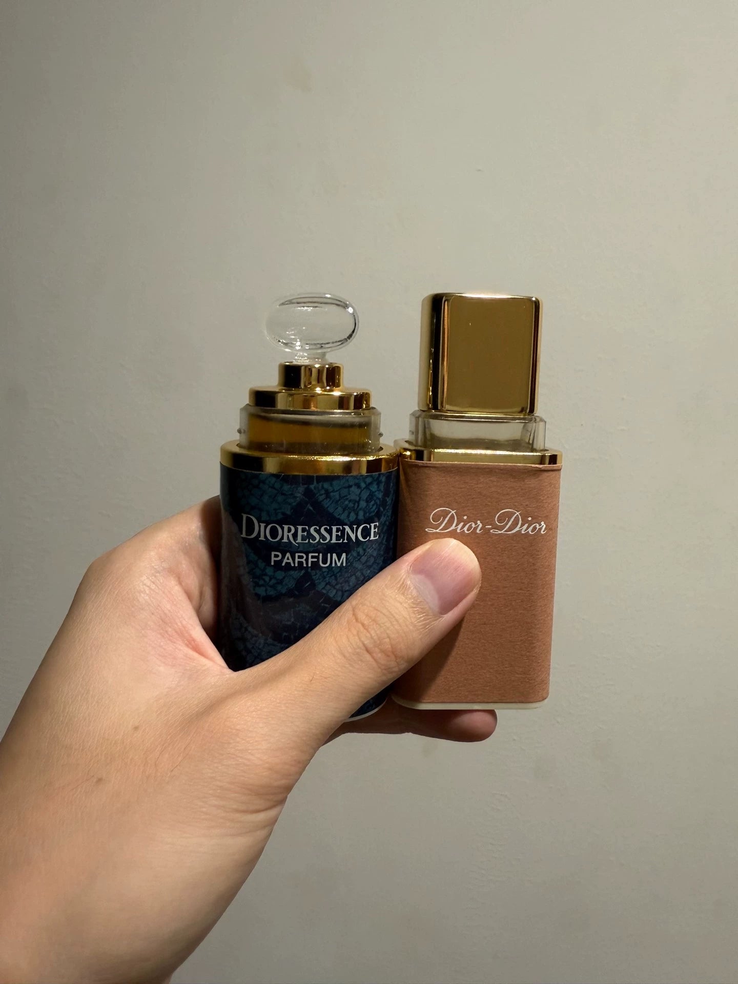 270826-22 Dior Essence Charm Packaging