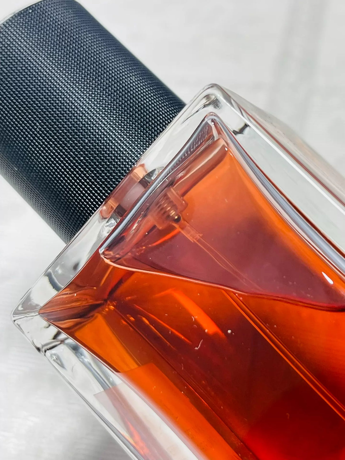 111026-51 Yves Saint Laurent Red Velvet 125ml 4.2 oz