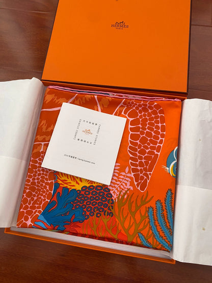 160826-scarf-1 Hermès Genuine silk scarf 90 x 90 cm