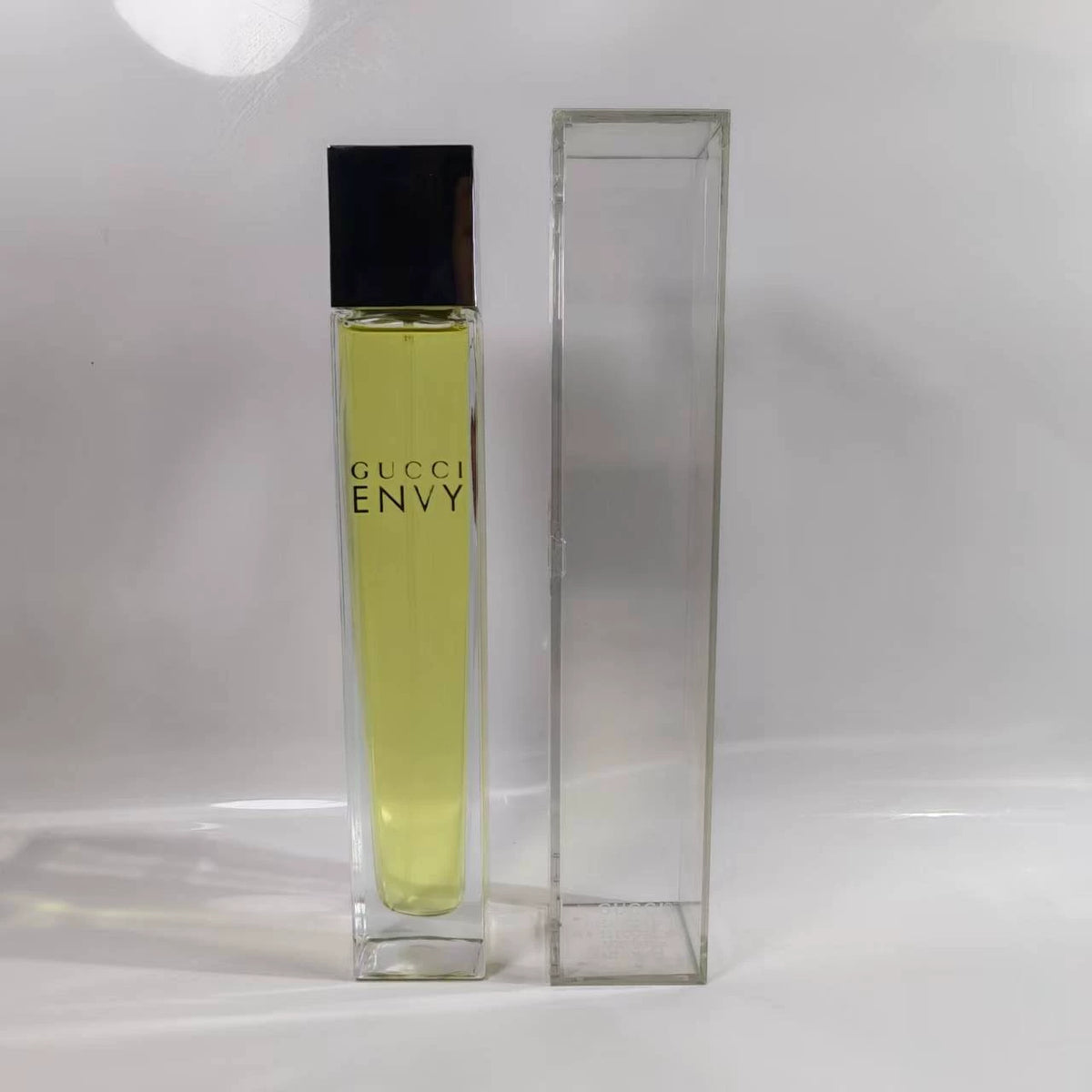020926-286 Gucci Huang Jealousy