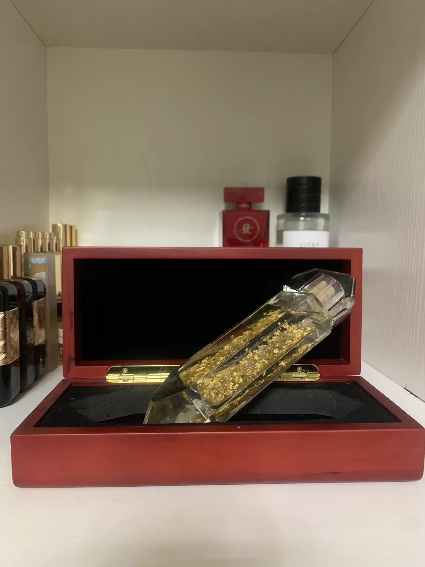110826-115 ramon molvizar limited Perfume