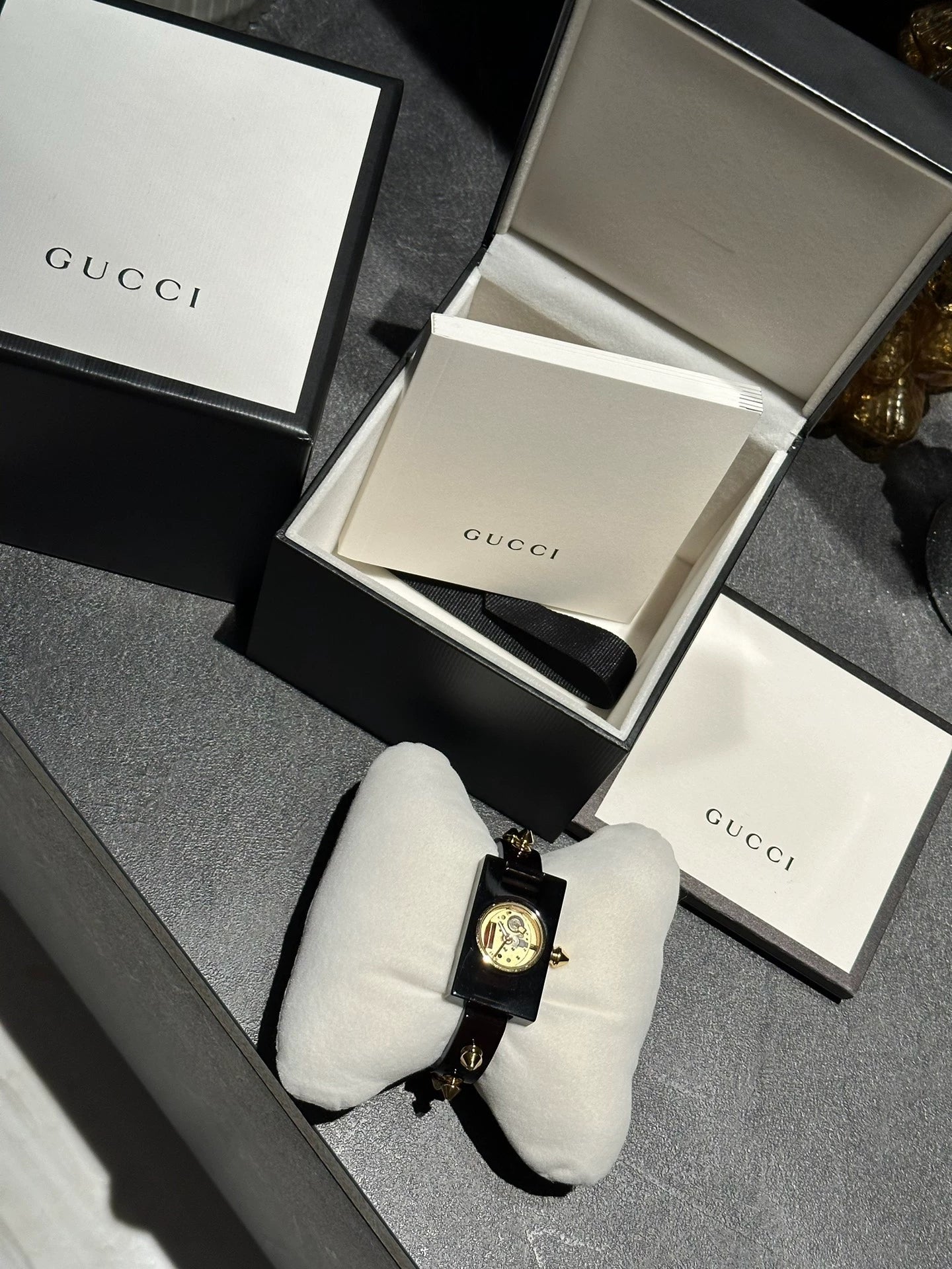 020426-watch-95 Gucci rivet bracelet watch