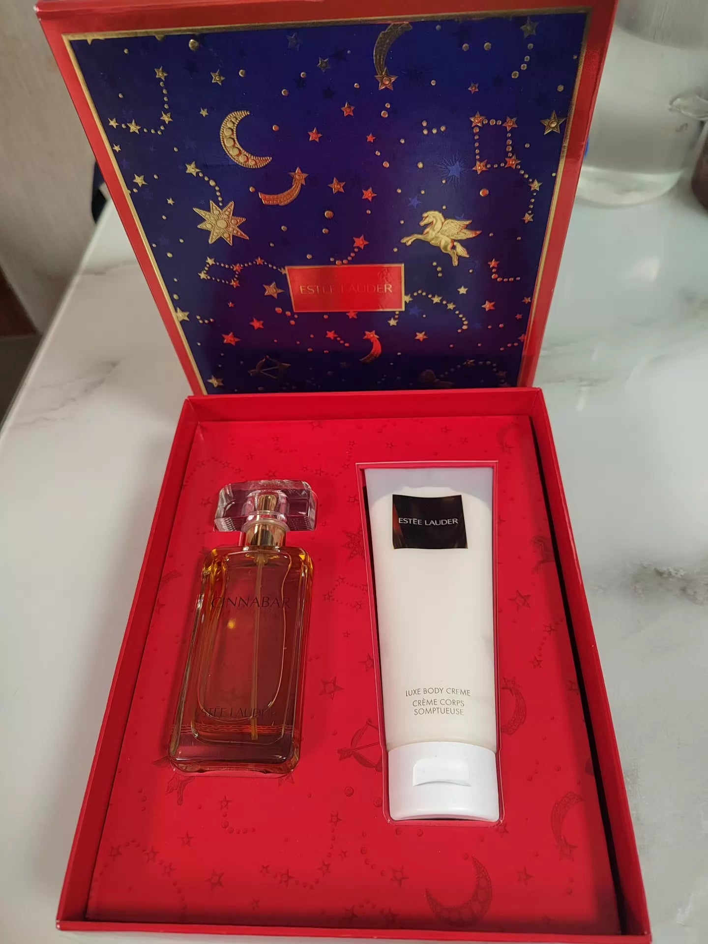 010926-61 Estee Lauder Cinnabar EDP 50ml 1.7 oz
