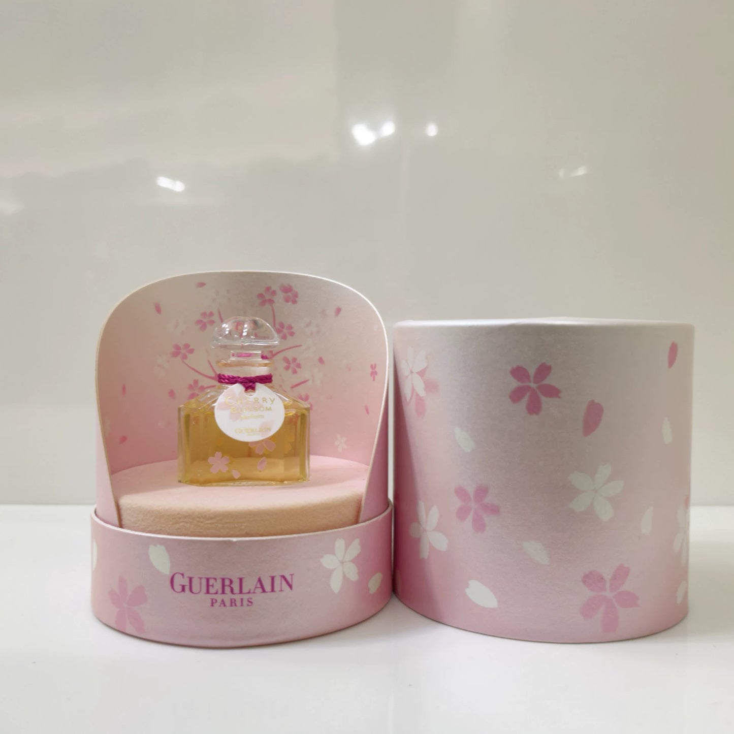 100826-29 Guerlain Sakura Essence 7. 5ml 0.2 oz