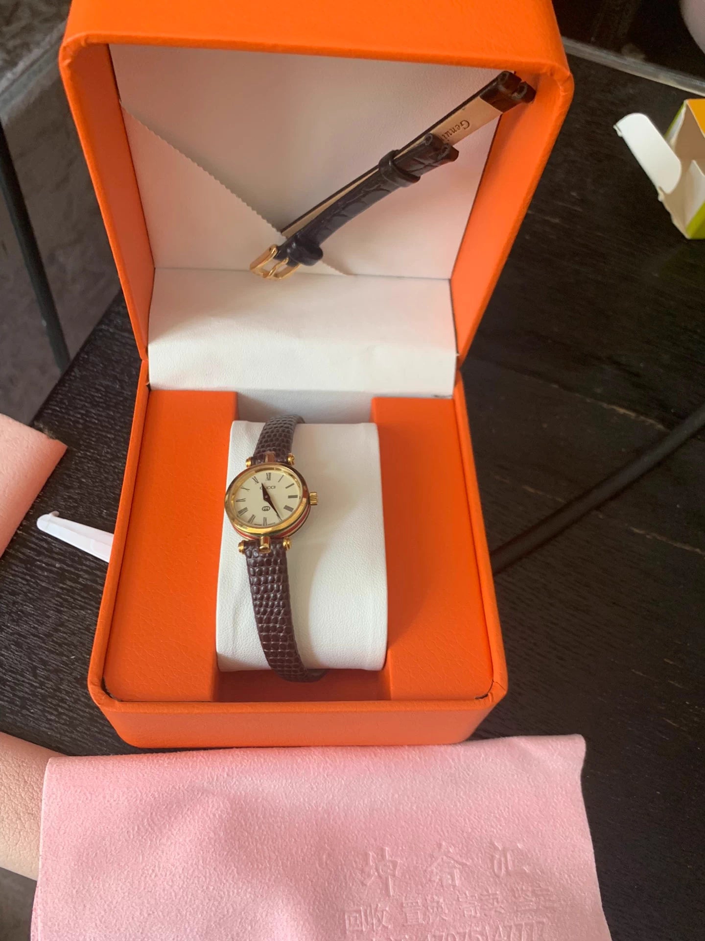 020426-watch-107 Gucci classic sandwich biscuit