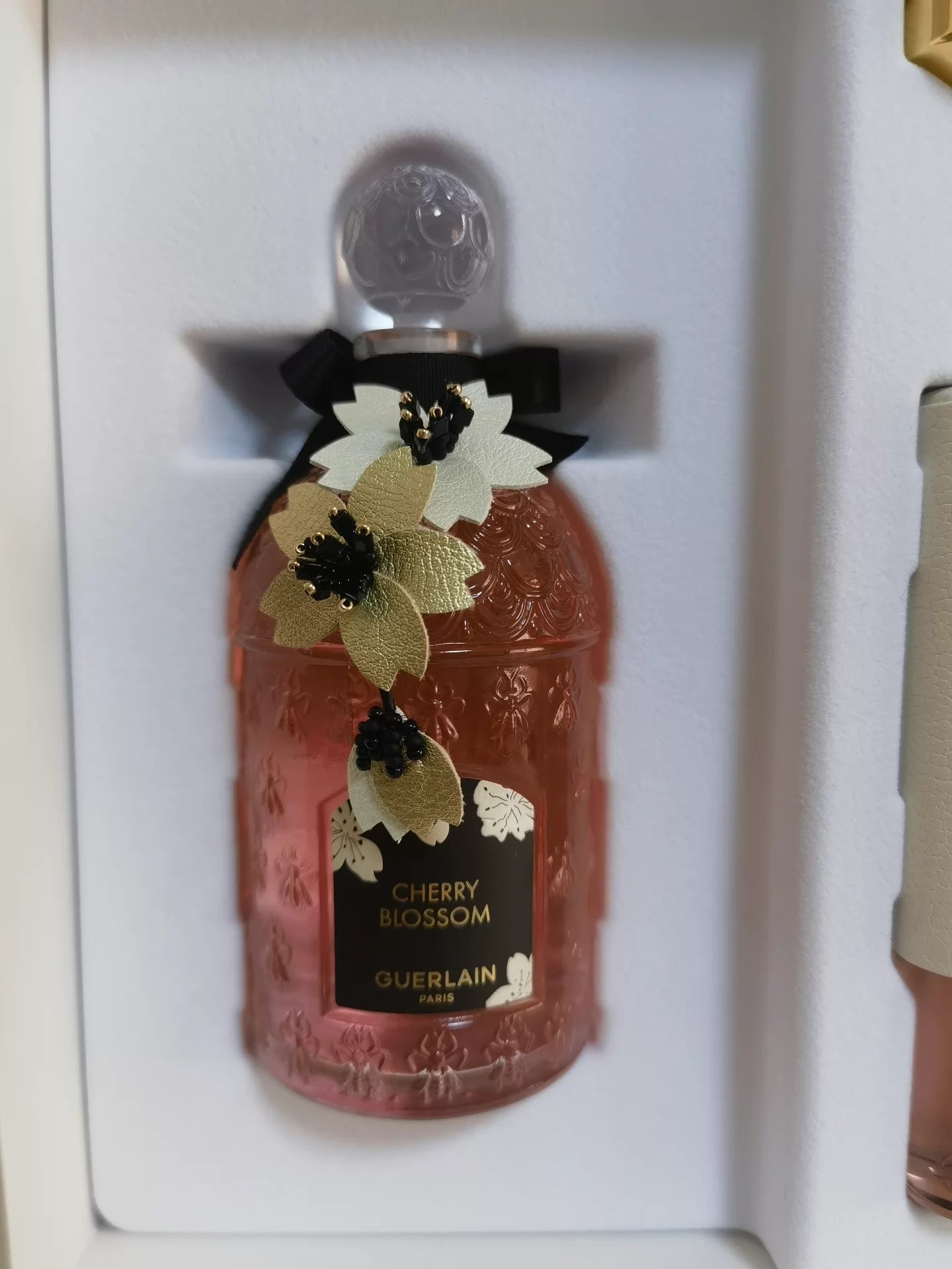 250826-55 Guerlain Avenue of Cherry Perfume 125ml 4.2 oz