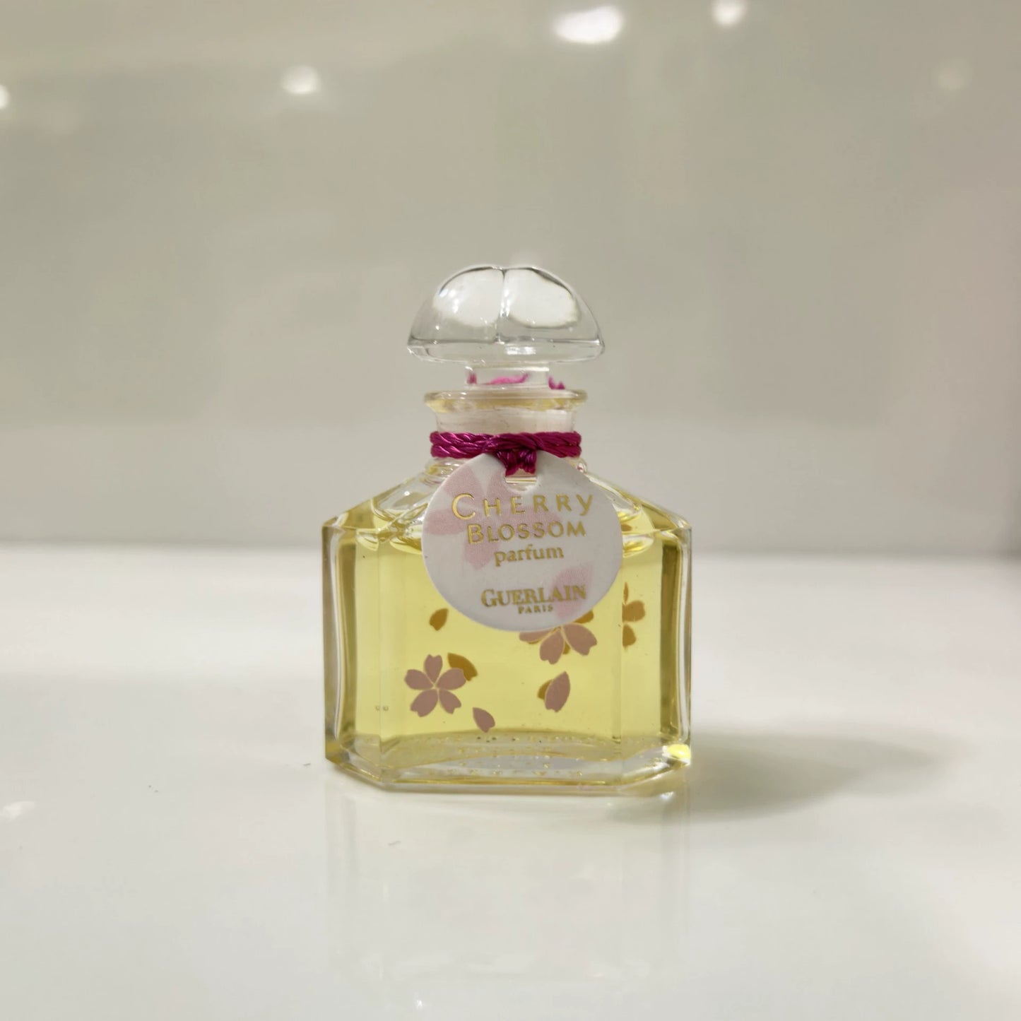 100826-29 Guerlain Sakura Essence 7. 5ml 0.2 oz
