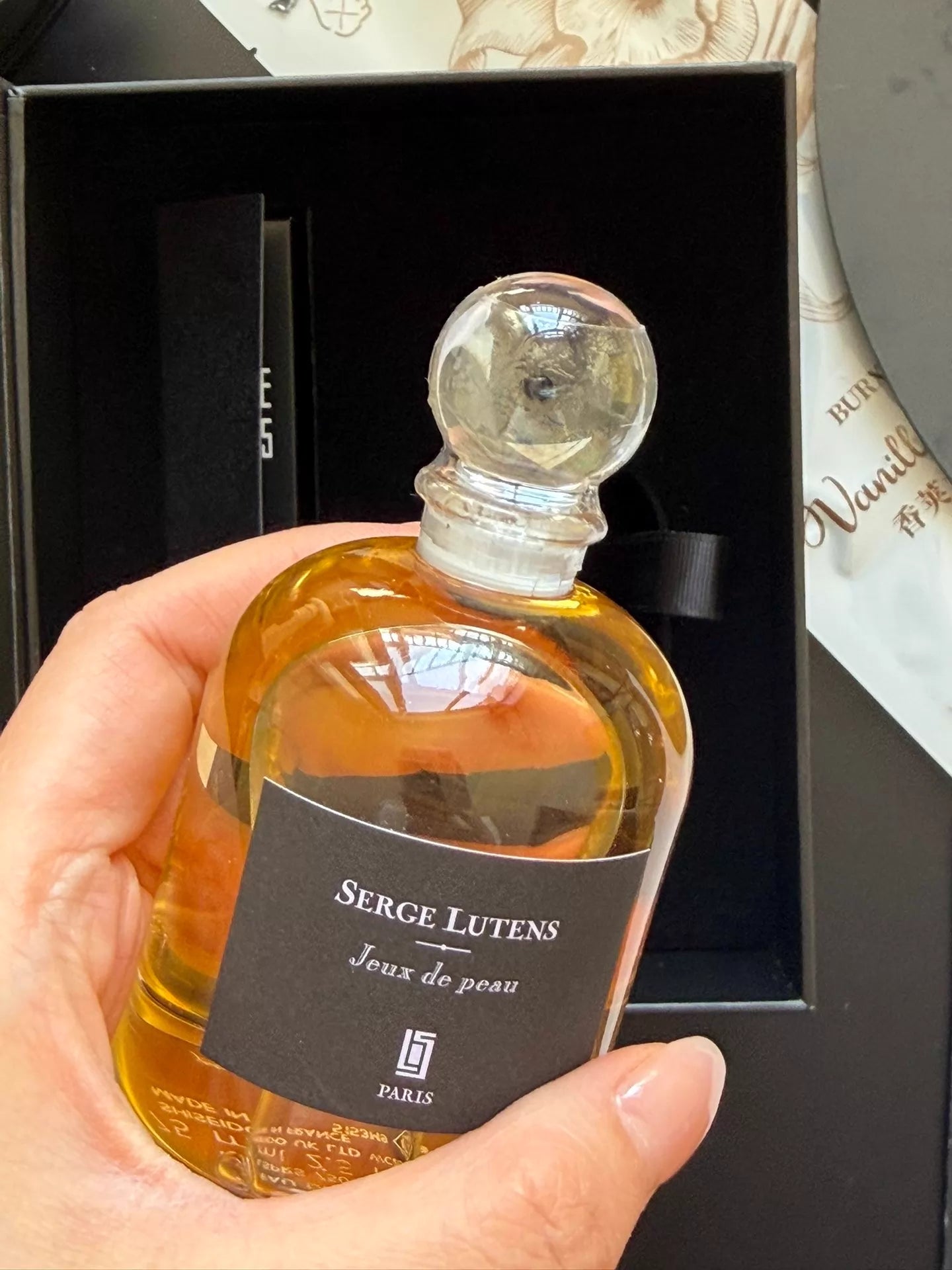 060526-18 Serge Lutens Blogger Idle Skin Perfume 75ml 2.5 oz