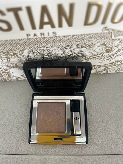 030926-82 Dior monochrome eye shadow