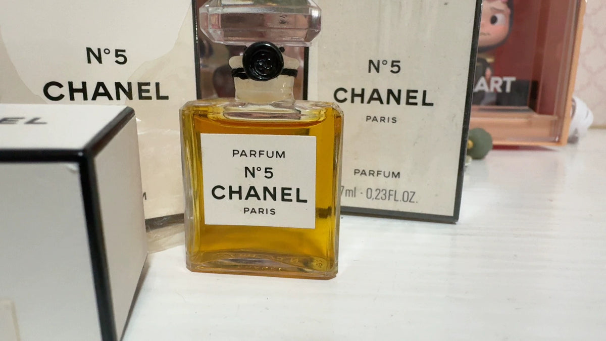 111026-15 Chanel Old Edition Parfum 7ml 0.2 oz
