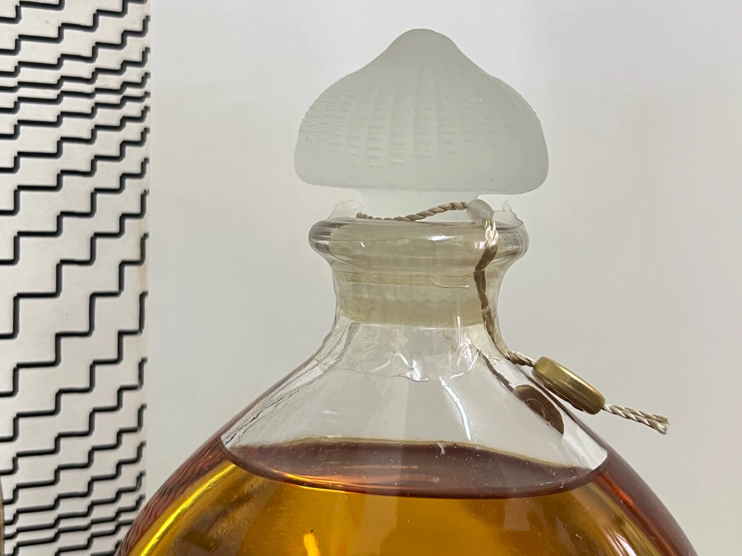 040826-95 Guerlain Madame Butterfly Brand 250ml 8.5 oz