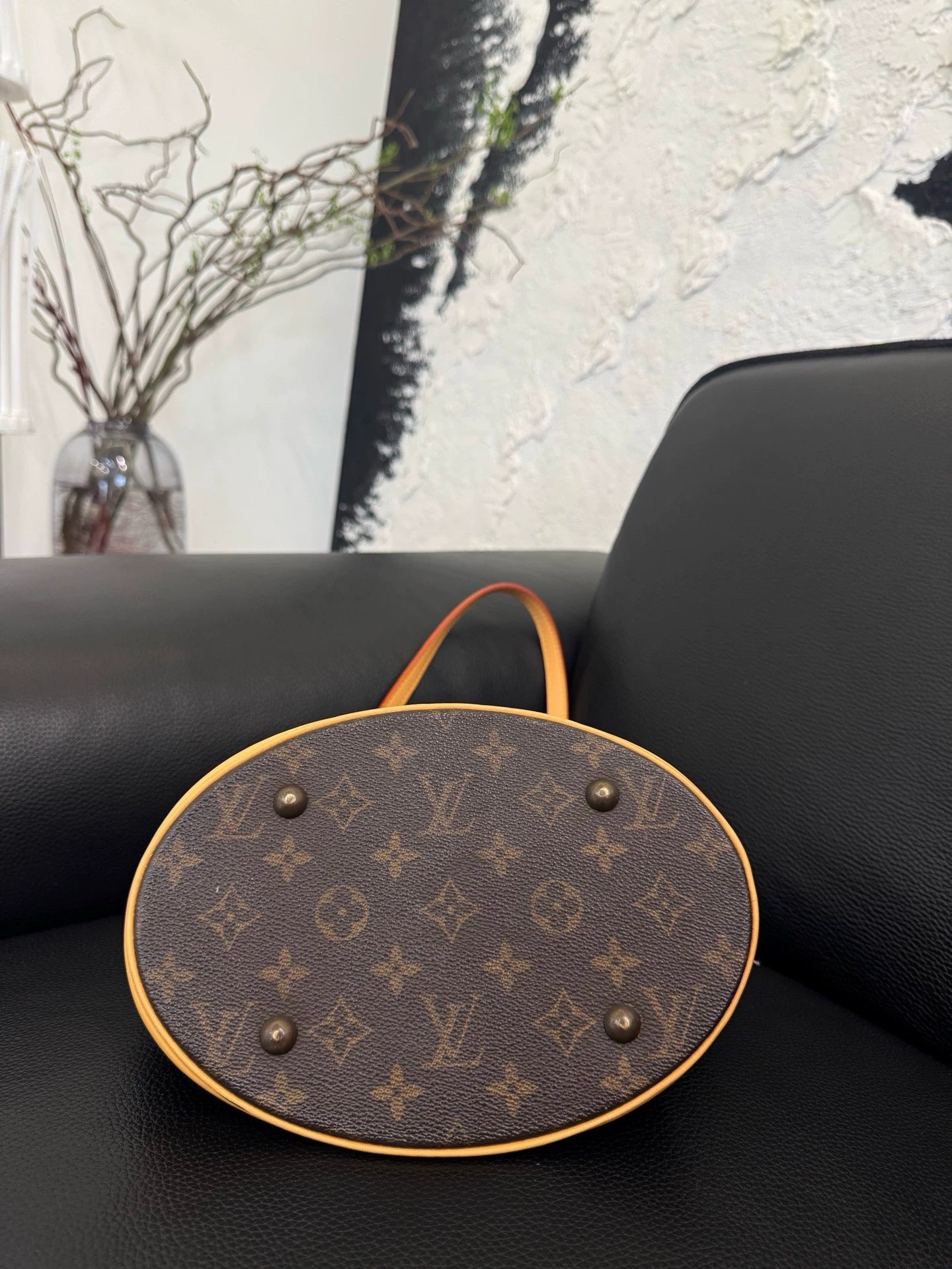 150626-bag-81 Louis Vuitton LV small suet tote bag