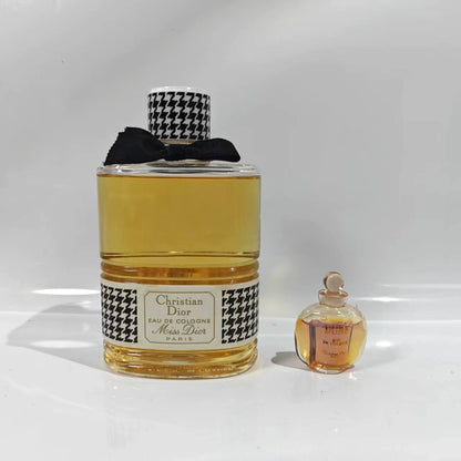 020926-419 Dior Miss
