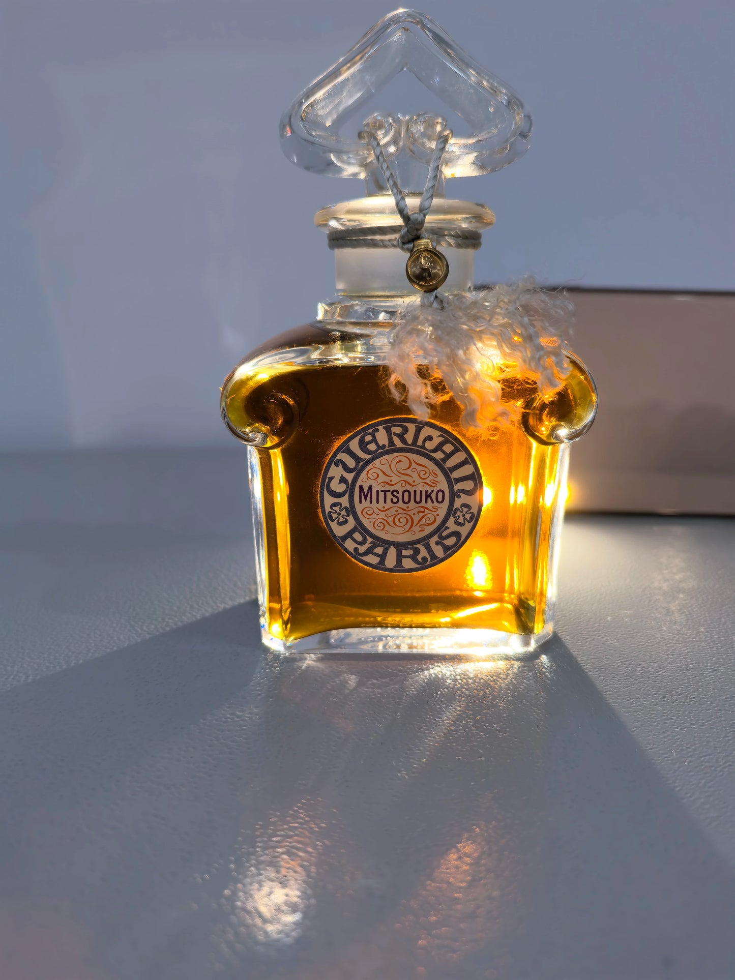 200826-38 Guerlain Madame Butterfly Essence 125ml 4.2 oz