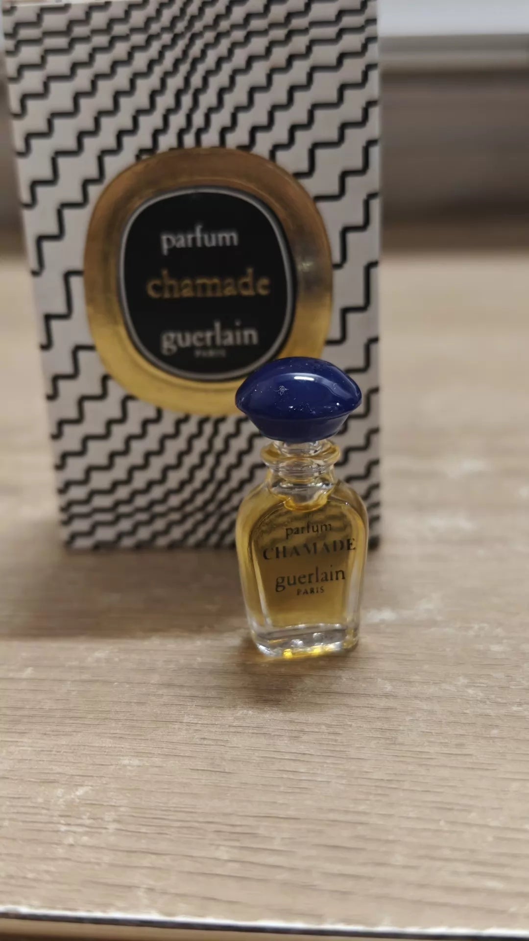 190426-94 Guerlain chamade drum 1ml 0 oz