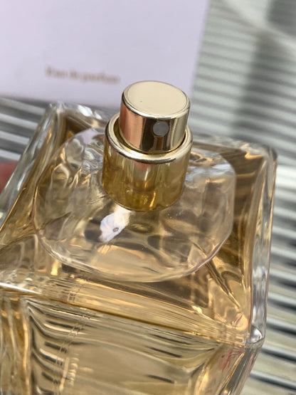 280726-33 There is box 200ml 6.8 oz