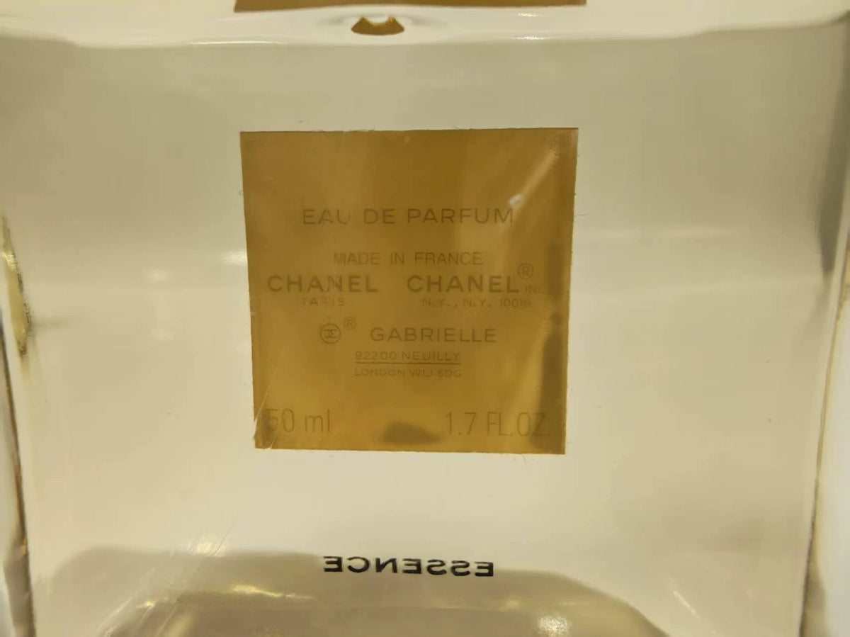 020926-290 Chanel Gabrielle nature