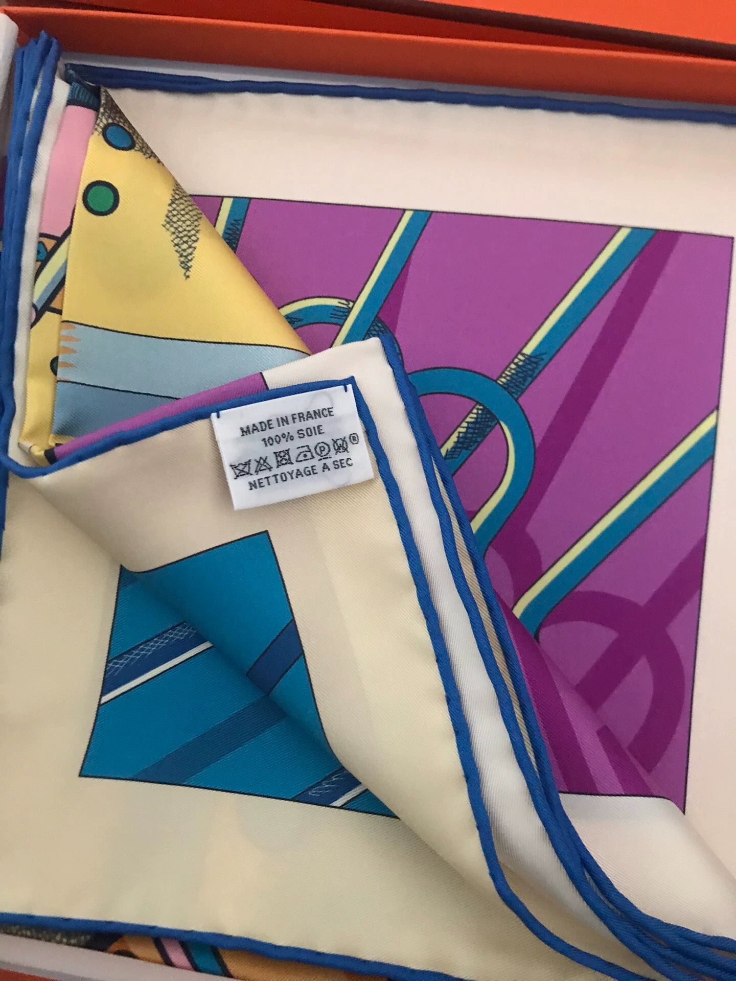160826-scarf-24 Hermès Genuine silk scarf  90 x 90 cm