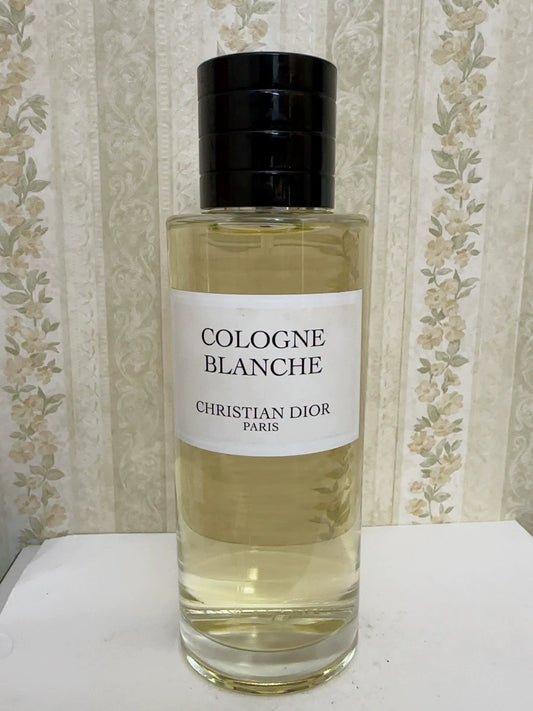 250826-1 Dior Pure White 250ml 8.5 oz