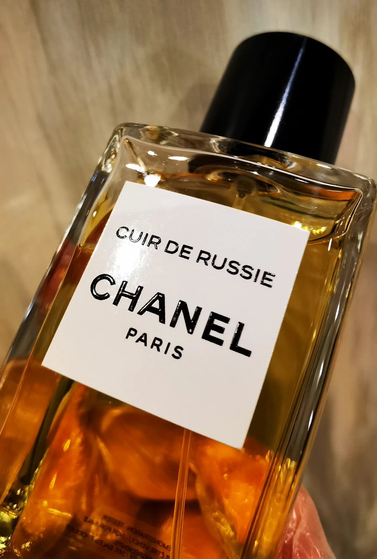 241025-37 Chanel Cuir de Russie Eau de Parfum 200ml 6.8 oz