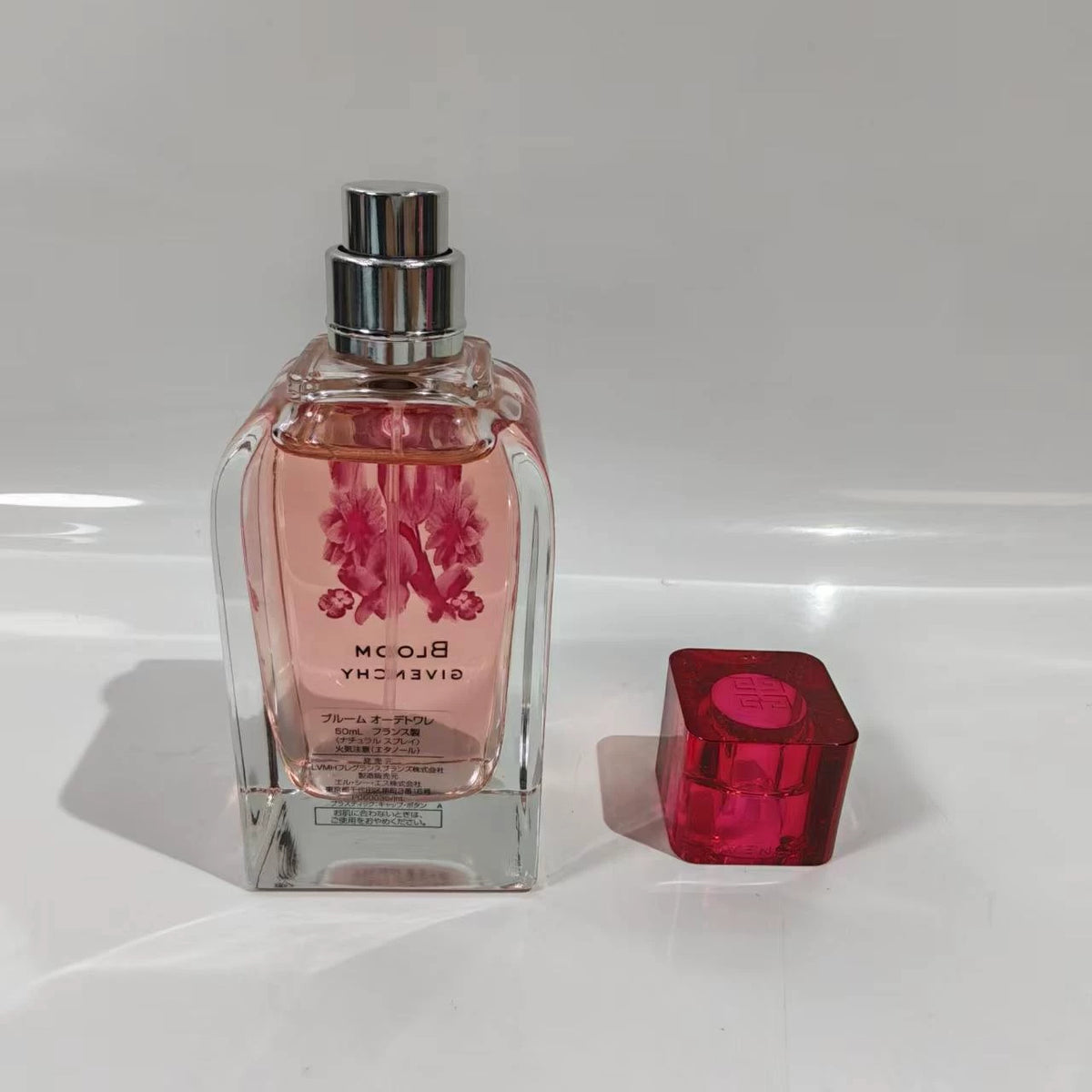 020926-200 Givenchy blooming flowers