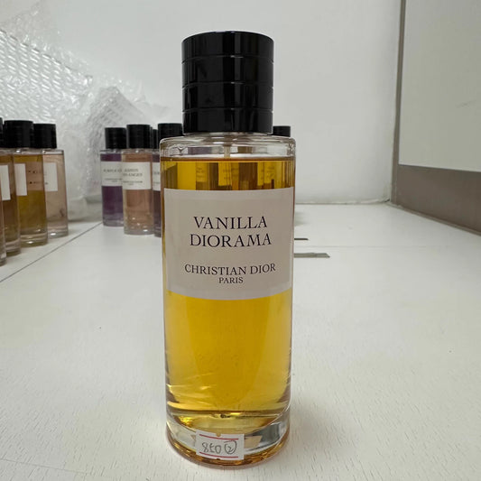 280126-46 Dior Diorama 250ml 8.5oz Vanilla Diorama