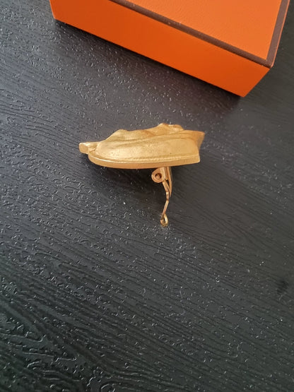 241025-73 Hermes earring only one clip piece