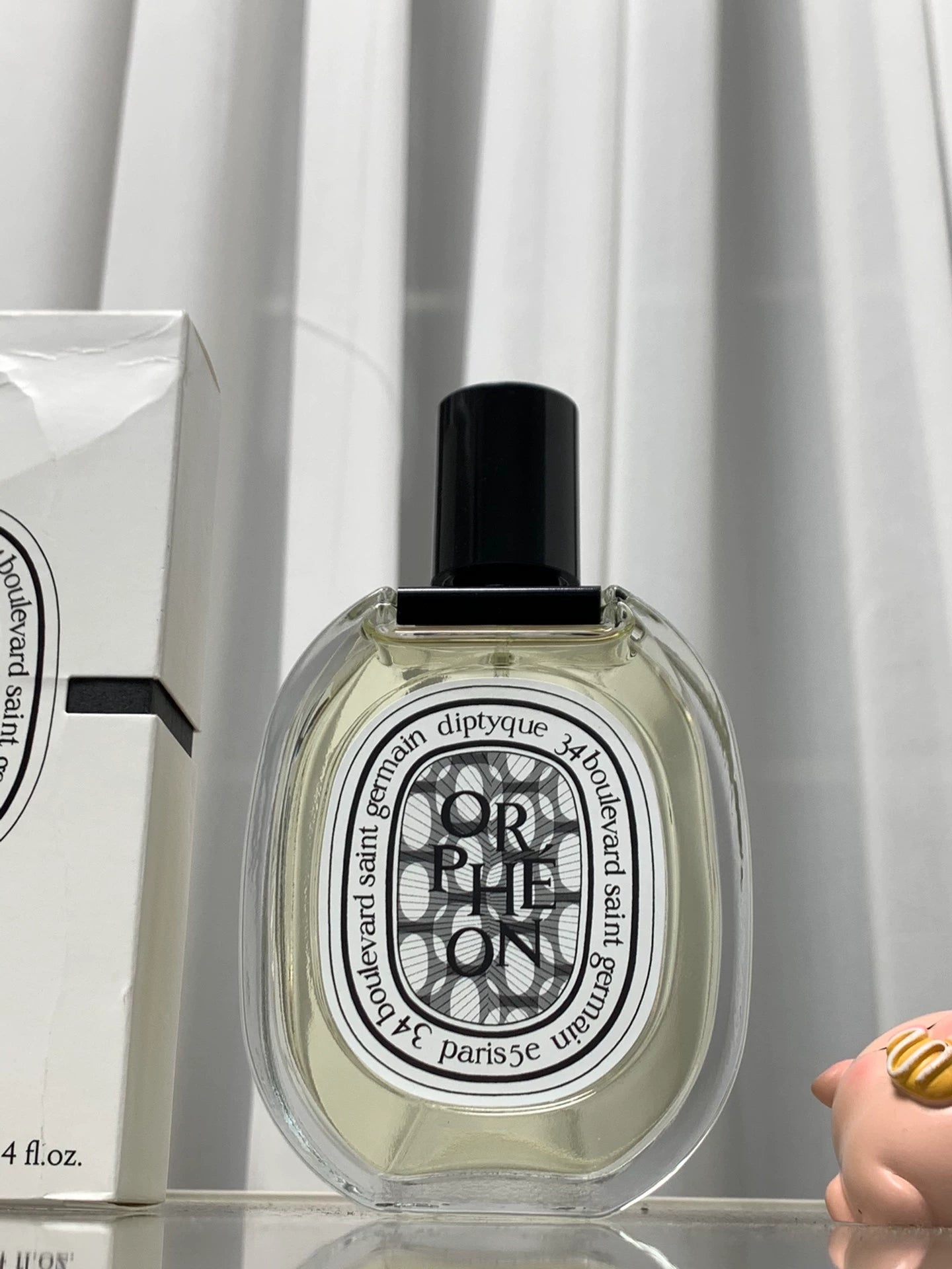 280726-108 There is box Parfum 100ml 3.4 oz