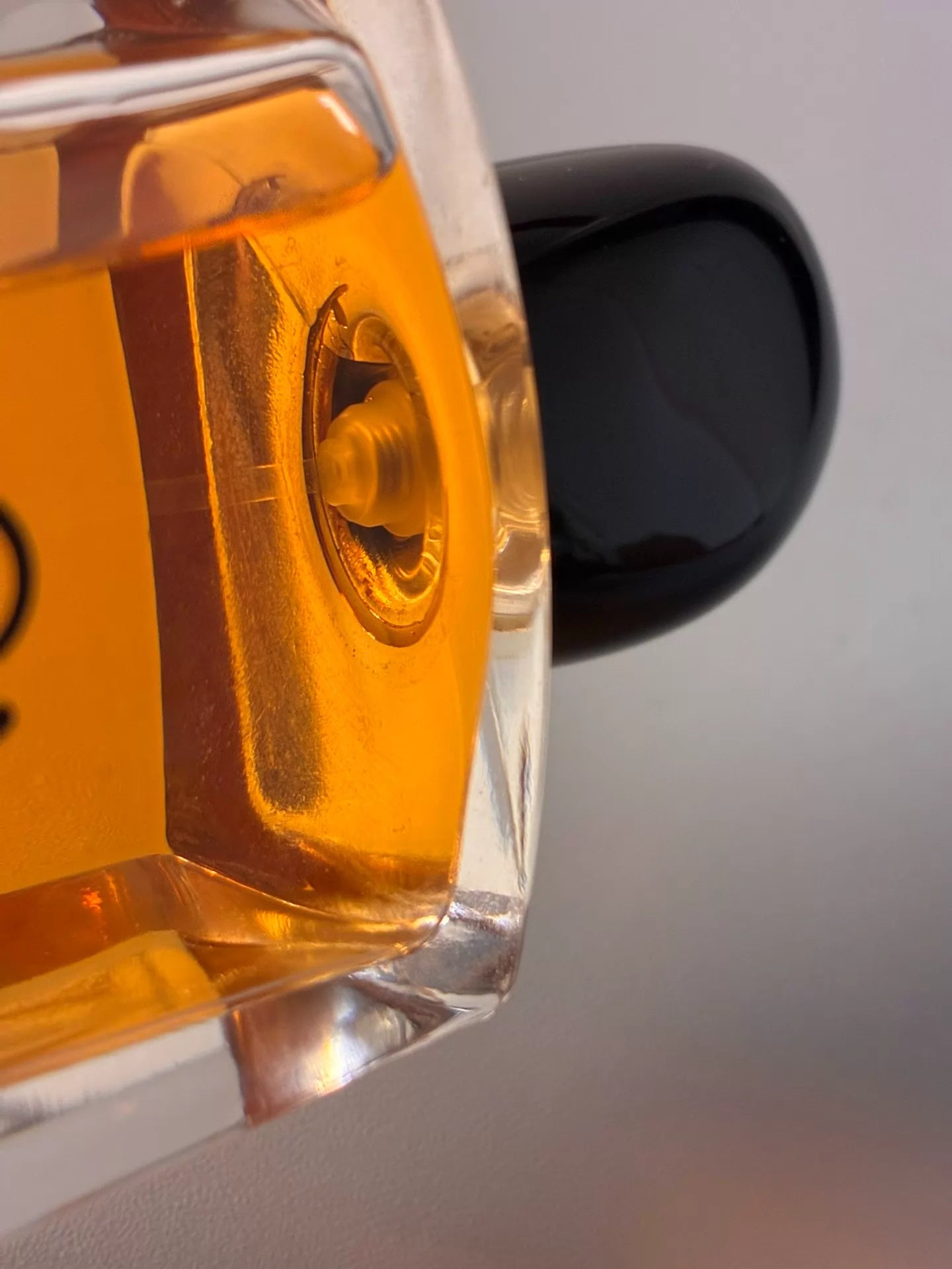 200726-95 Armani Yellow Love Authenticity 100ml 3.4 oz